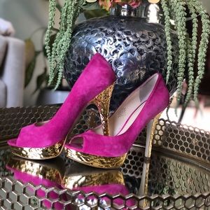 Enzo Angiolini Hot Pink Suede and Gold Platform  Peep Toe Pumps/Heels Size 10M